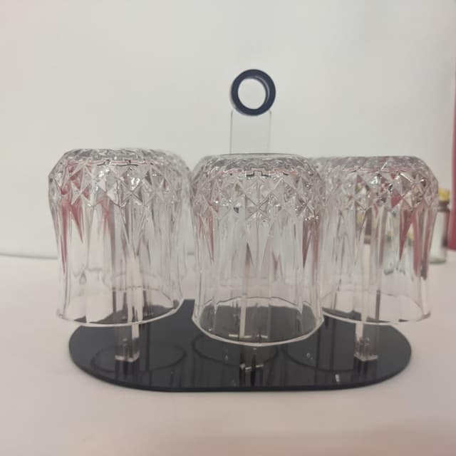 Glass & Mug Stand in Acrylic Shape Oval